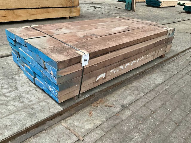 Amerikaans noten planken 65 mm ca. 0,9 m³ - afbeelding 1 van  5