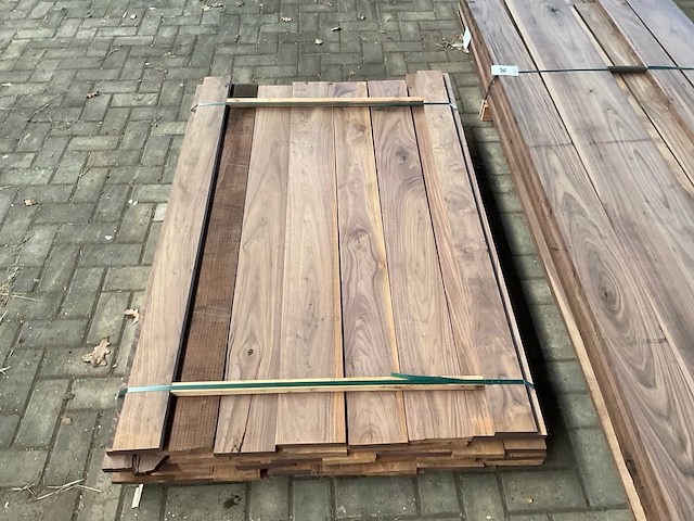Amerikaans noten planken voorgeschaafd op 23 mm ca. 0,3 m³ - afbeelding 4 van  5