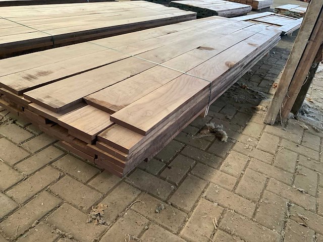 Amerikaans noten planken voorgeschaafd op 23 mm ca. 0,5 m³ - afbeelding 3 van  5