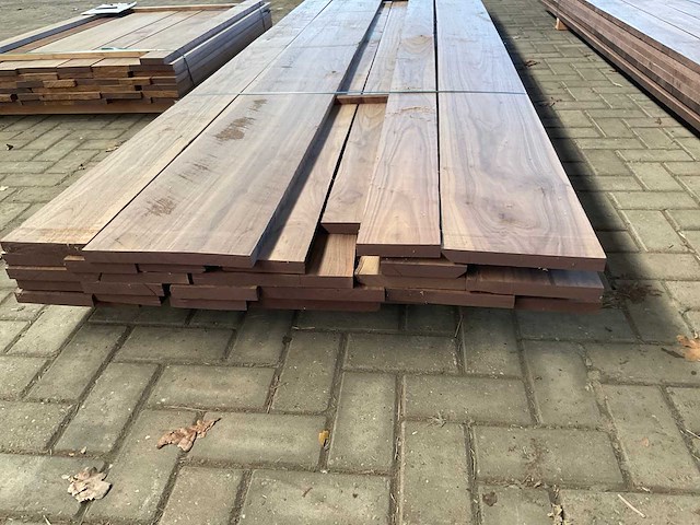 Amerikaans noten planken voorgeschaafd op 23 mm ca. 0,6 m³ - afbeelding 4 van  5