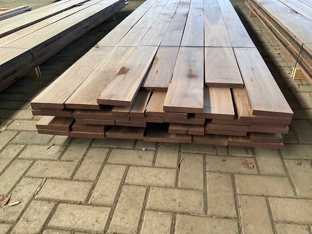 Amerikaans noten planken voorgeschaafd op 23 mm ca. 0,6 m³ - afbeelding 4 van  5
