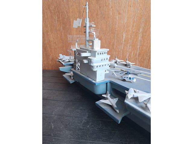 Amerikaans nucleaire vliegdekschip uss enterprice l 1330mm b 310mm h 360mm - afbeelding 3 van  9