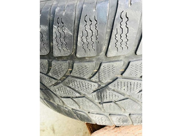 Amg - - dunlop - car tyre - afbeelding 7 van  11