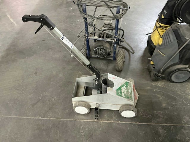 Ampere perfect stripper lijnspuitwagen - afbeelding 2 van  3