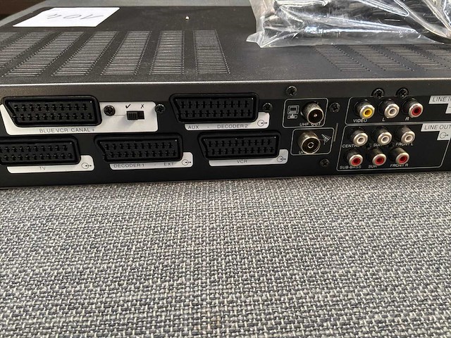 Amstrad srx2001 satelietontvanger - afbeelding 5 van  9
