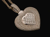 An 18ct white gold heart-shaped pendant and necklace, total weight: 43,1 g (+) - afbeelding 5 van  18