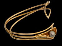 An 18ct yellow gold bracelet with pearl, designed by jewellers krista & grety vandevelde, grimbergen - brussels, weight: 40,5 g - afbeelding 3 van  5