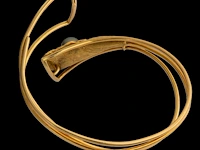 An 18ct yellow gold bracelet with pearl, designed by jewellers krista & grety vandevelde, grimbergen - brussels, weight: 40,5 g - afbeelding 5 van  5
