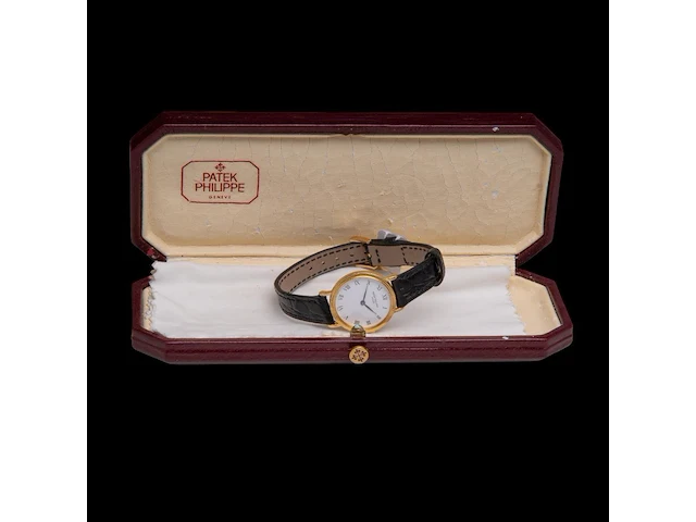 An 18ct yellow gold patek philippe calatrava ladies wristwatch - afbeelding 2 van  11