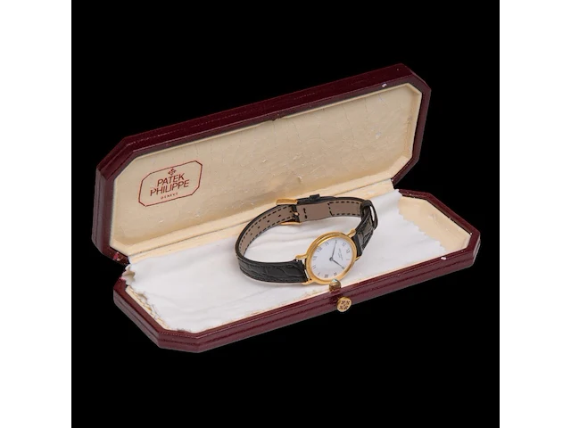 An 18ct yellow gold patek philippe calatrava ladies wristwatch - afbeelding 11 van  11