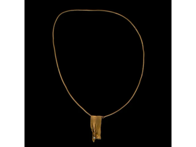 An 18ct yellow gold pendant with seed pearl, with matching necklace, designed by jewellers krista & grety vandevelde, grimbergen - brussels, total weight: 42,4 g - afbeelding 3 van  4
