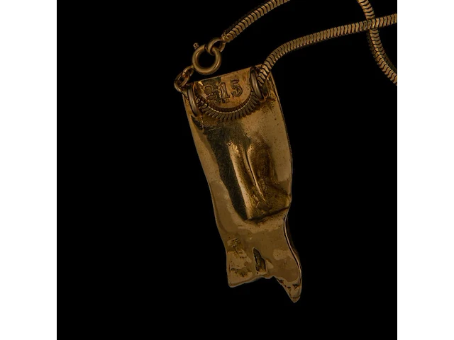 An 18ct yellow gold pendant with seed pearl, with matching necklace, designed by jewellers krista & grety vandevelde, grimbergen - brussels, total weight: 42,4 g - afbeelding 4 van  4