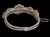 An art deco bracelet in 18ct white gold, floral set with diamonds, weight: 30,3 g - afbeelding 4 van  4