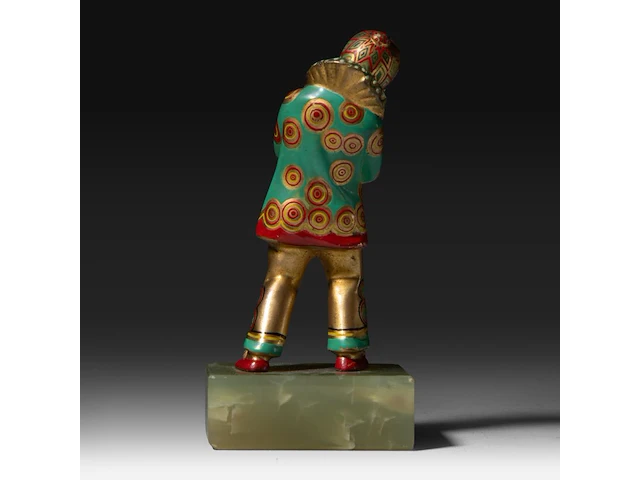 An art deco chryselephantine sculpture of a pierrot on an onyx base, interwar period, total h 12 cm - sculpture h 9,5 cm - total weight 390g (+) - afbeelding 3 van  13