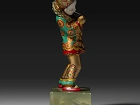 An art deco chryselephantine sculpture of a pierrot on an onyx base, interwar period, total h 12 cm - sculpture h 9,5 cm - total weight 390g (+) - afbeelding 4 van  13