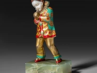 An art deco chryselephantine sculpture of a pierrot on an onyx base, interwar period, total h 12 cm - sculpture h 9,5 cm - total weight 390g (+) - afbeelding 6 van  13