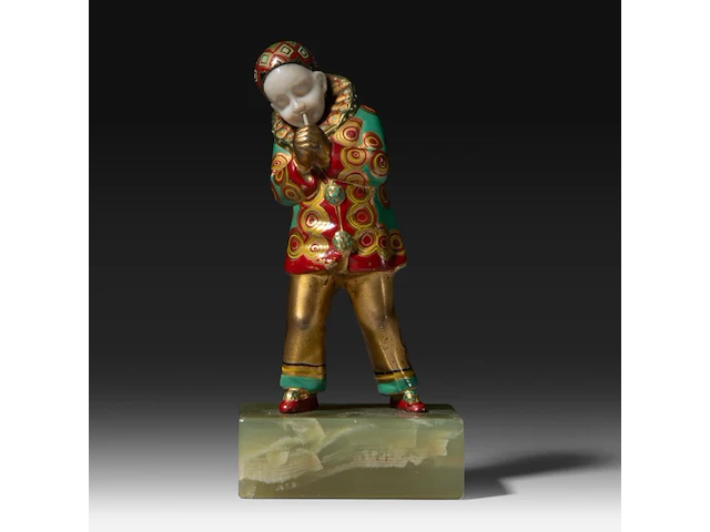 An art deco chryselephantine sculpture of a pierrot on an onyx base, interwar period, total h 12 cm - sculpture h 9,5 cm - total weight 390g (+) - afbeelding 12 van  13