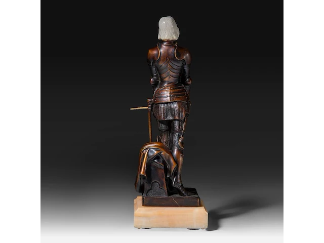 An art deco chryselephantine sculpture of jeanne d'arc by george ernest saulo (1865-1945), signed, interwar period, total h 32,5 cm - total weight ca 3500g (+) - afbeelding 4 van  9