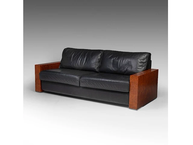 An art deco style burr wood and black leather settee 80 x 205 x 90 cm. (31 1/2 x 80.70 x 35.42 in.) - afbeelding 3 van  7