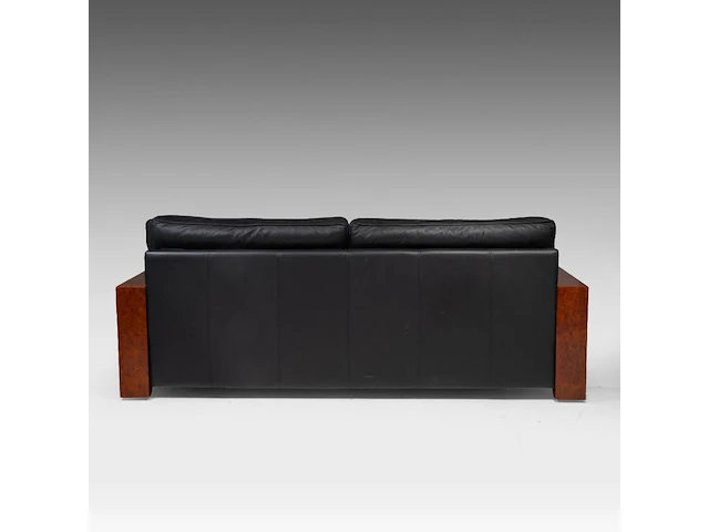 An art deco style burr wood and black leather settee 80 x 205 x 90 cm. (31 1/2 x 80.70 x 35.42 in.) - afbeelding 5 van  7