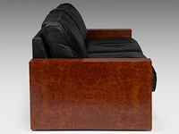 An art deco style burr wood and black leather settee 80 x 205 x 90 cm. (31 1/2 x 80.70 x 35.42 in.) - afbeelding 6 van  7