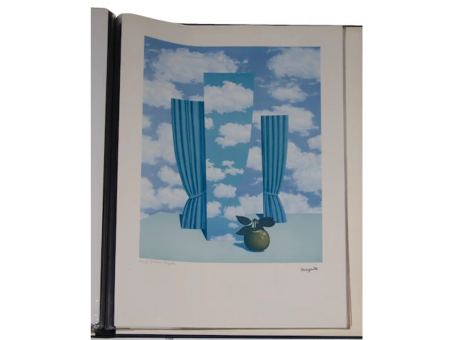 An art folder 'la philosophie et la peinture' containing 7 lithographs by rené magritte (1898-1967), edition by marcel paquet (1979-80), h.c., n° 22/40 folio size: 73.5 x 52.5 cm. (28.94 x 20.67 in.) - afbeelding 10 van  19