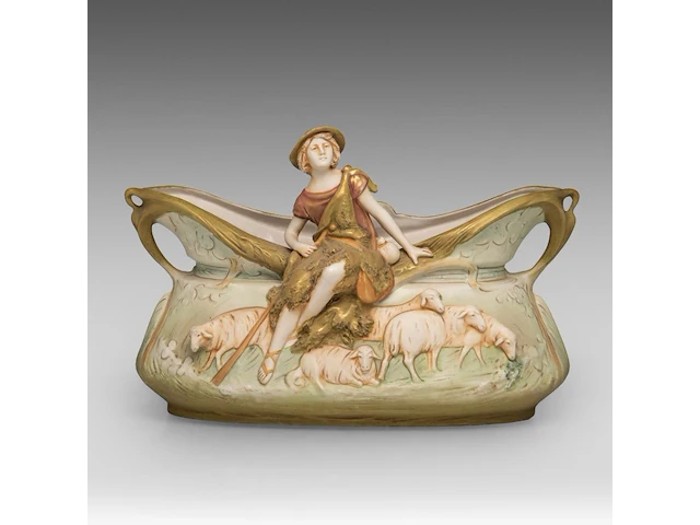An art nouveau royal dux figural centrepiece 26 x 40 cm. (10.24 x 15 3/4 in.) - afbeelding 1 van  9