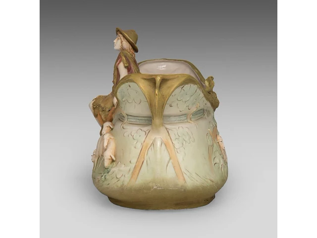 An art nouveau royal dux figural centrepiece 26 x 40 cm. (10.24 x 15 3/4 in.) - afbeelding 2 van  9