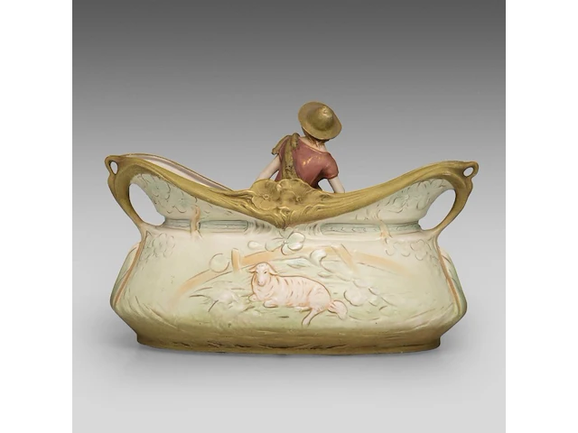 An art nouveau royal dux figural centrepiece 26 x 40 cm. (10.24 x 15 3/4 in.) - afbeelding 3 van  9