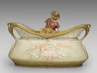 An art nouveau royal dux figural centrepiece 26 x 40 cm. (10.24 x 15 3/4 in.) - afbeelding 3 van  9