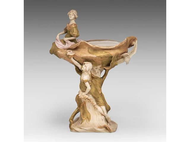 An art nouveau royal dux figural centrepiece 52 x 38 cm. (20.46 x 14.96 in.) - afbeelding 1 van  11