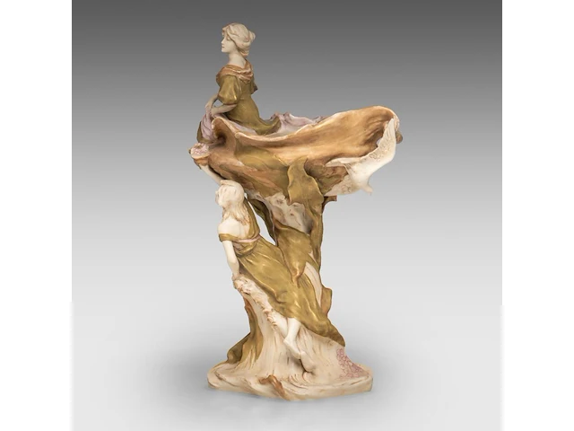 An art nouveau royal dux figural centrepiece 52 x 38 cm. (20.46 x 14.96 in.) - afbeelding 4 van  11