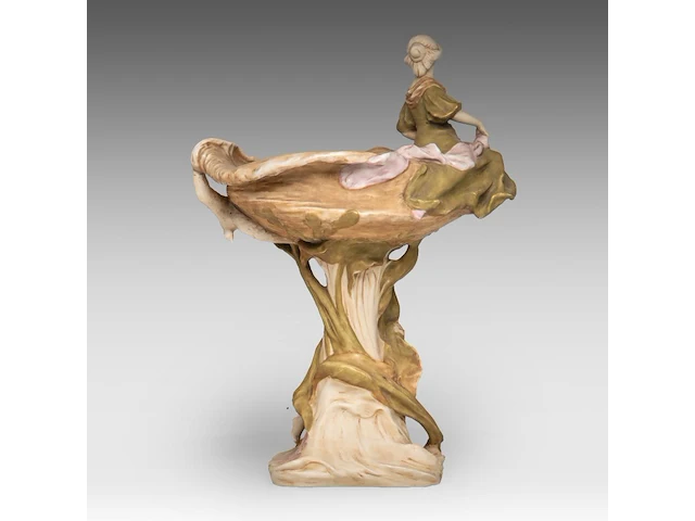 An art nouveau royal dux figural centrepiece 52 x 38 cm. (20.46 x 14.96 in.) - afbeelding 6 van  11