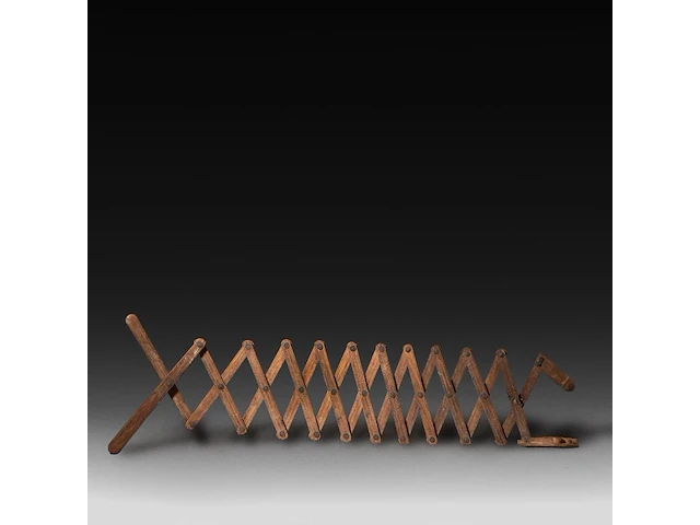 An articulated wooden erotic tool, with a lingam and yoni on the end, rajasthan, india, h 35,5 cm (when closed) - afbeelding 2 van  5