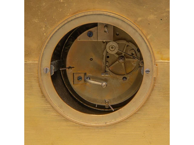 An assembled gilt bronze and marble three-piece mantle clock set, with an allegory of fishing on top, late 19thc the clock: 45 x 49 cm. (17.71 x 19.28 in.), frame: 54 cm. (21.26 in.) - afbeelding 9 van  9
