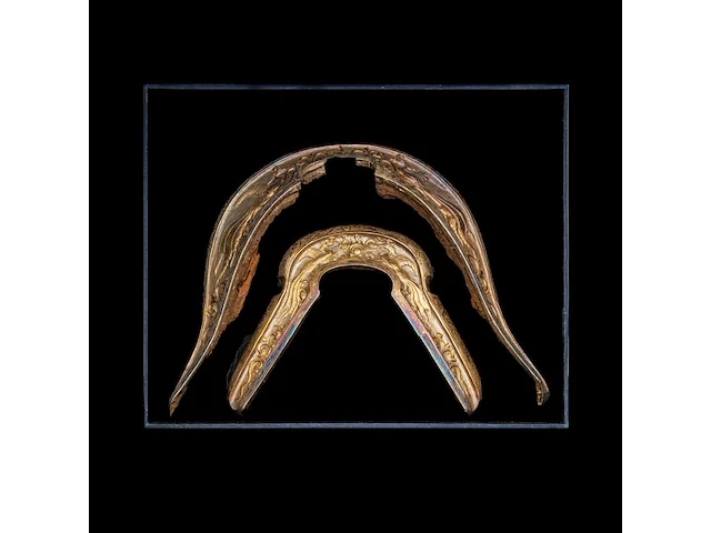 An assembled group of chinese repoussé gilt silver saddle ornaments, liao dynasty (907 - 1125) - afbeelding 19 van  28