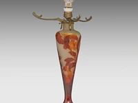 An emile gallé (1846-1904) cameo glass table lamp, decorated with flowers 40 cm. (15 3/4 in.) - afbeelding 3 van  5