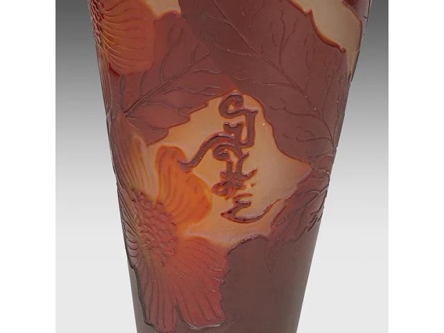 An emile gallé (1846-1904) cameo glass table lamp, decorated with flowers 40 cm. (15 3/4 in.) - afbeelding 5 van  5