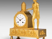 An empire gilt bronze mantle clock with a beekeeper on top, ca. 1830 29.5 x 23 cm. (11.60 x 9.06 in.) - afbeelding 2 van  9