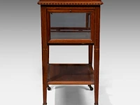 An english mahogany and glass serving trolley and tray 80 x 60.5 x 42 cm. (31 1/2 x 23.82 x 16.53 in.) - afbeelding 6 van  7