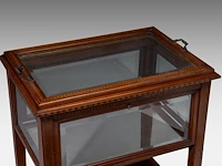 An english mahogany and glass serving trolley and tray 80 x 60.5 x 42 cm. (31 1/2 x 23.82 x 16.53 in.) - afbeelding 7 van  7