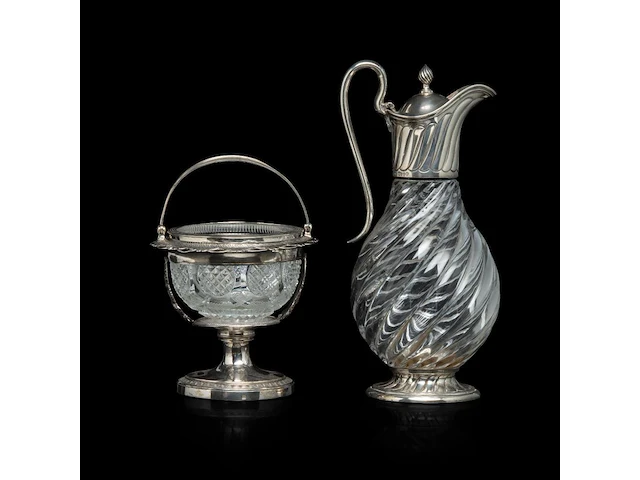 An english silver and glass ewer and a dutch silver bonbonnière, h 22 - 29 cm - afbeelding 3 van  6