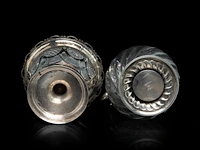 An english silver and glass ewer and a dutch silver bonbonnière, h 22 - 29 cm - afbeelding 5 van  6