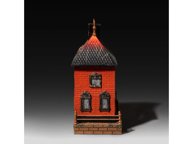 An erotic 'maison d'amour' toy house by bing spielwaren, nürnberg, ca. 1930, h 26,5 - w 26 - d 11 cm 26 cm. (10.24 in.) - afbeelding 3 van  5