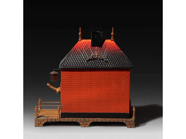 An erotic 'maison d'amour' toy house by bing spielwaren, nürnberg, ca. 1930, h 26,5 - w 26 - d 11 cm 26 cm. (10.24 in.) - afbeelding 4 van  5