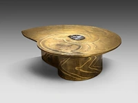 An exceptional ammonite-shaped coffee table by marc dhaenens, etched brass tabletop with a workd-in fossilised ammonite 38 x 129 x 104 cm. (14.96 x 50.78 x 40.93 in.) - afbeelding 4 van  10