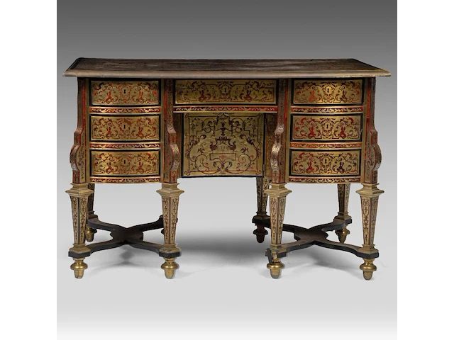 An exceptional and very rare louis xiv boulle marquetry bureau mazarin 84 x 124 x 74 cm. (33.07 x 48.82 x 29.12 in.) - afbeelding 2 van  7