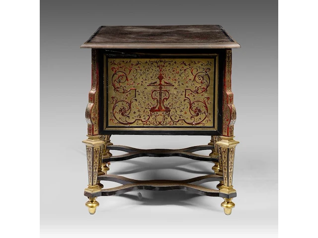 An exceptional and very rare louis xiv boulle marquetry bureau mazarin 84 x 124 x 74 cm. (33.07 x 48.82 x 29.12 in.) - afbeelding 5 van  7