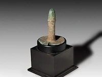 An exceptional antique bronze khmer deflorator, 15/16thc, cambodia 11 cm. (4.33 in.)
