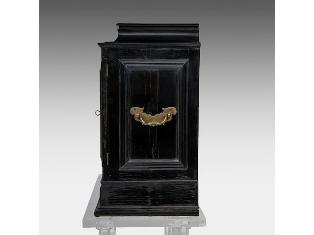 An exceptional antwerp baroque ebony and ebonised cabinet inset with painted copper panels with old testamentic scenes, ca. 1650 77 x 87 x 40 cm. (30.30 x 34 1/4 x 15 3/4 in.), with the plexi stand: 155 cm. (61.02 in.) - afbeelding 3 van  27